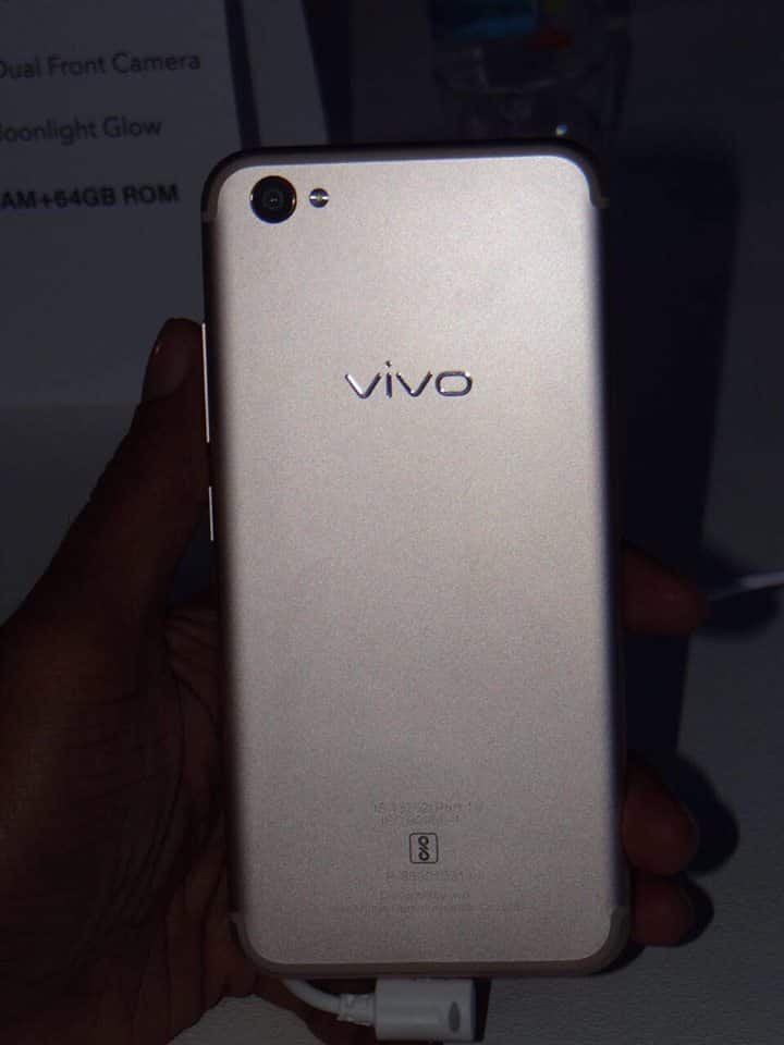 VivolaunchedVPlus India'sfirstdualfrontcamerasmartphone