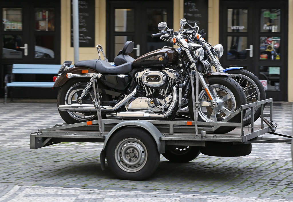 hiring a motorbike transport service with Cash for Cars Removal Brisbane