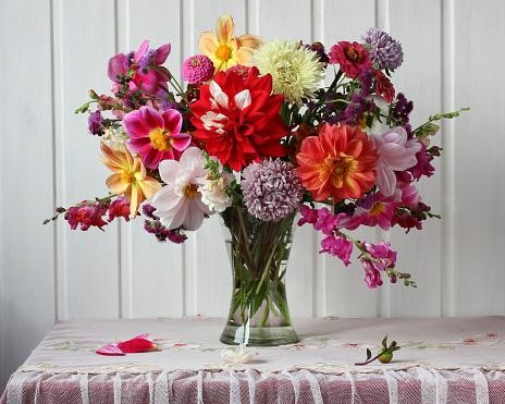 How to Make the Loveliest Bouquets for Special Occasions