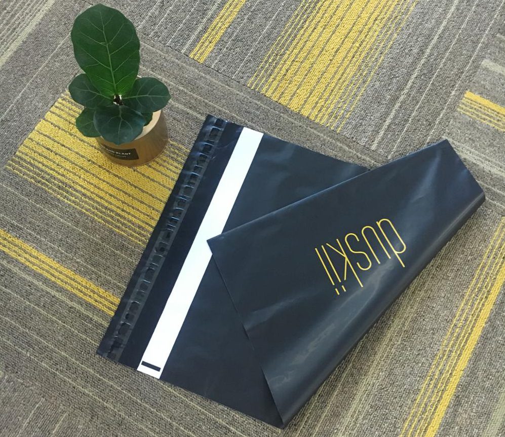 How Custom Poly Mailers Can Elevate Your Brand Image