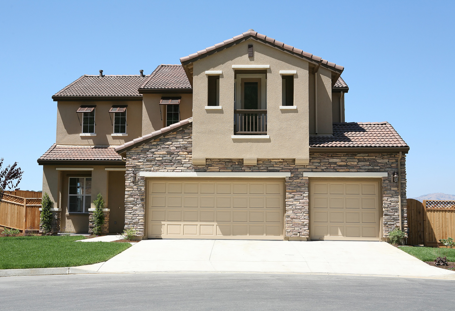 Discover the Timeless Elegance of Traditional Stucco Siding for Your Home