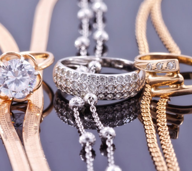 7 Reasons Why Gold Jewelry Is Still Everyone's Favorite Choice Of Jewelry
