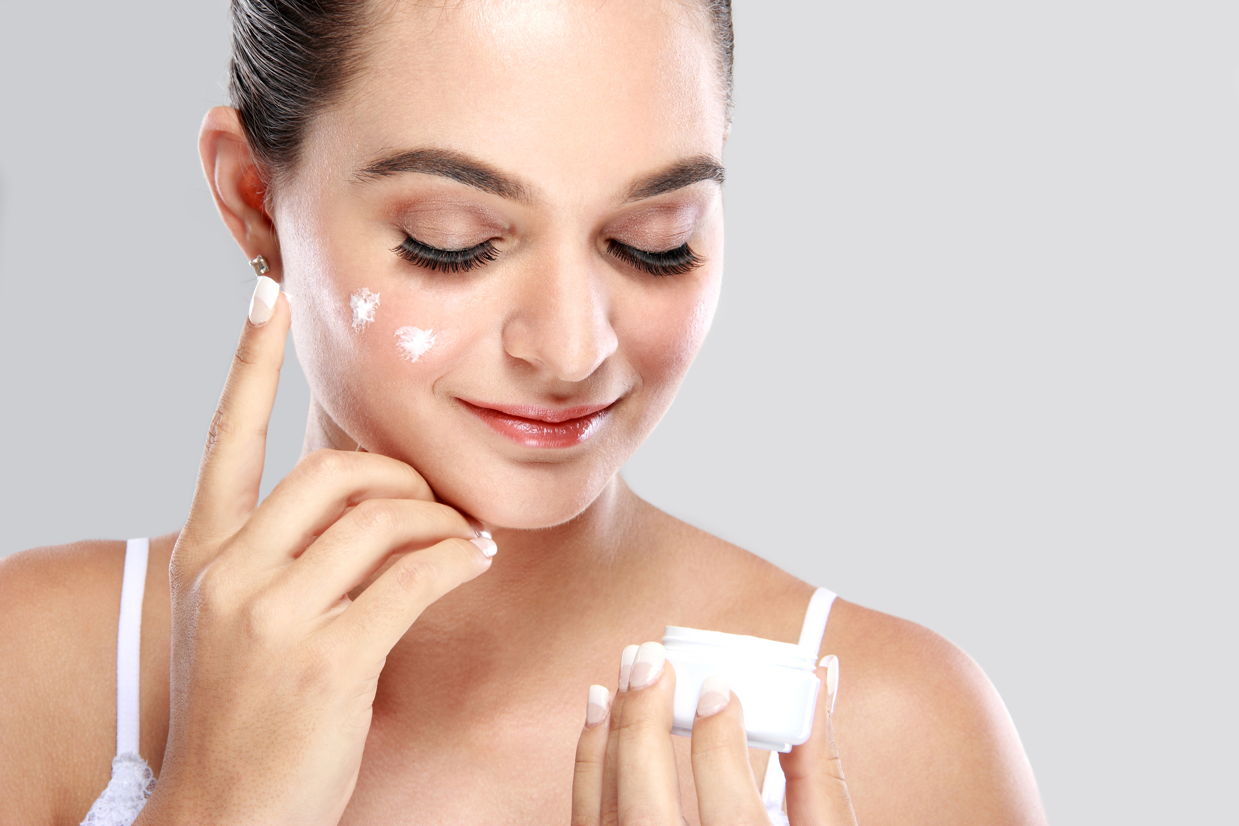 How to Keep Your Skin Healthy This Holiday Season